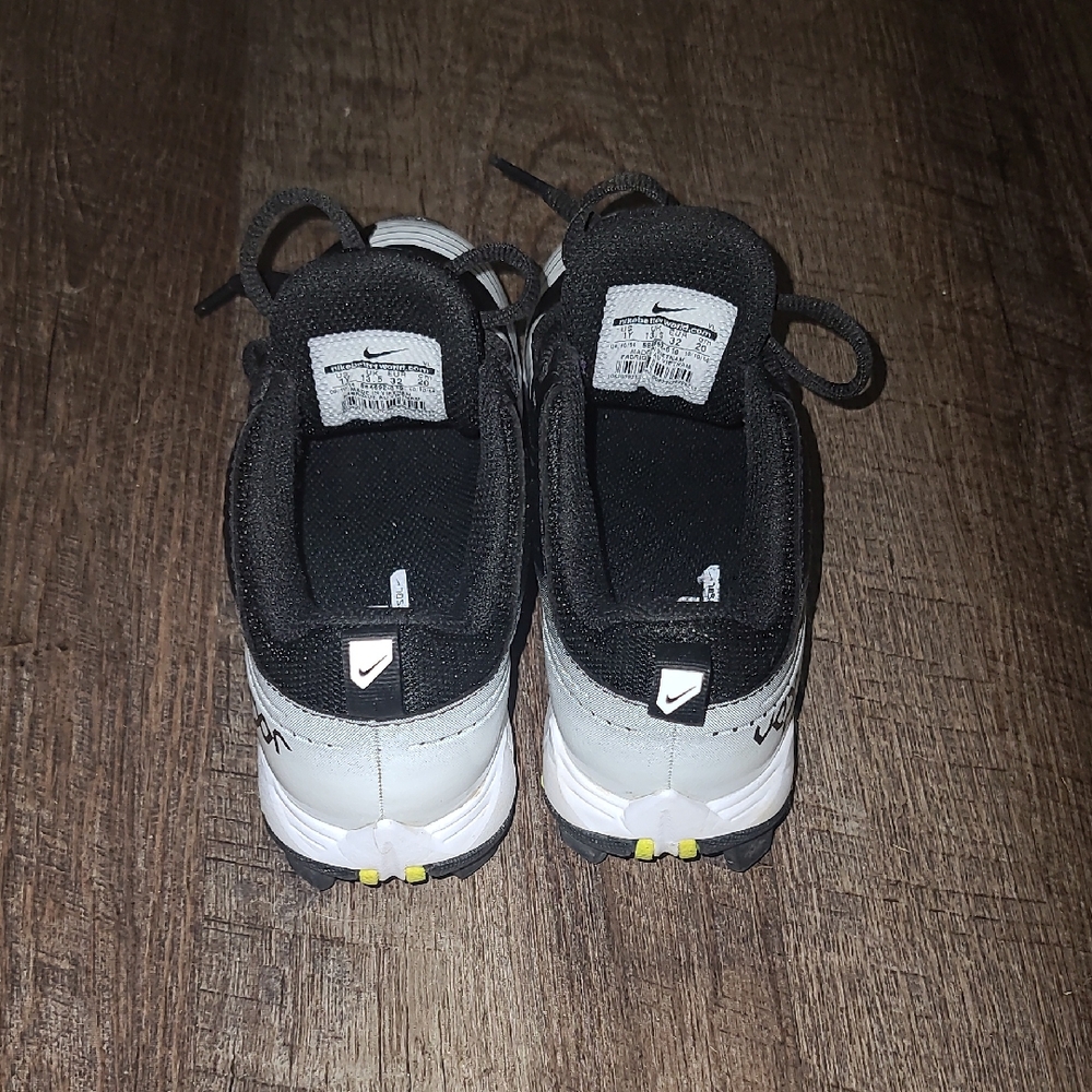 Nike Black and White Sneakers Athletic Design